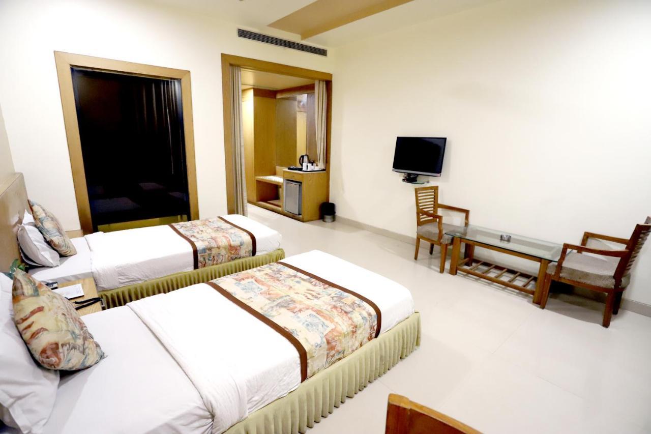 Hotel Blue Pearl Bhopal Exterior foto