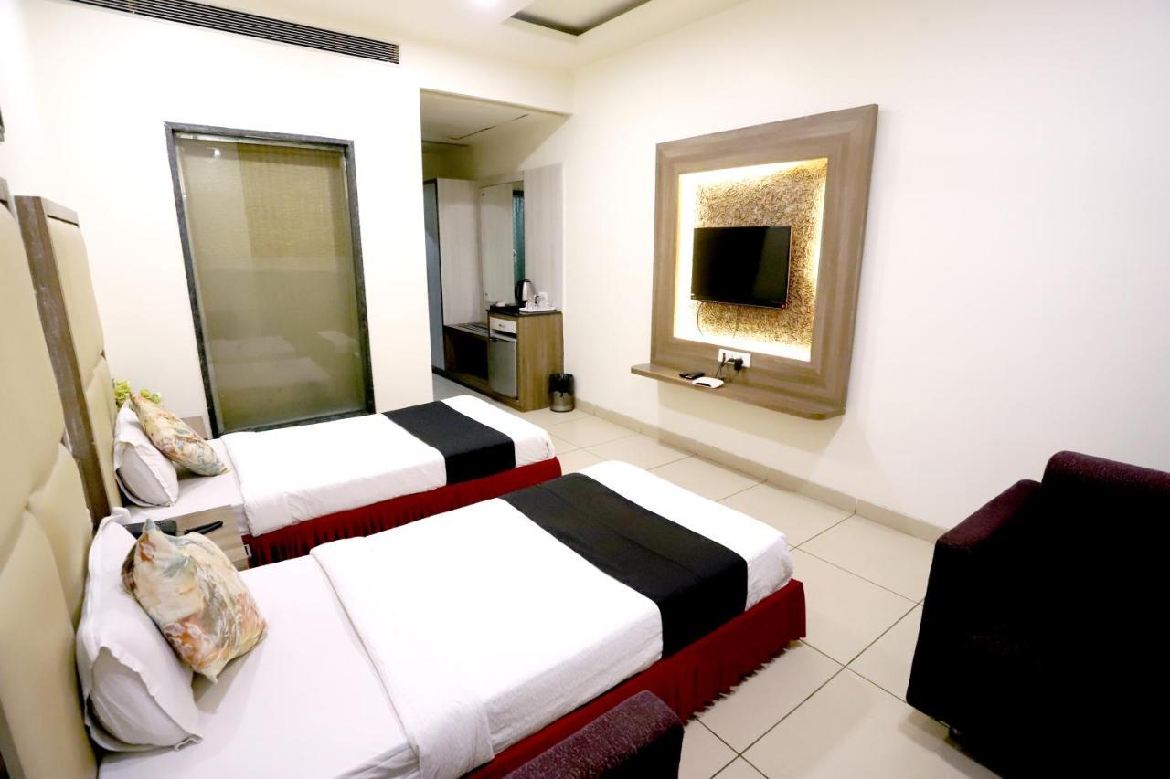 Hotel Blue Pearl Bhopal Exterior foto